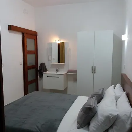 Beachfront Deluxe דירה *