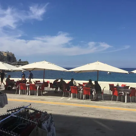 דירה Beachfront Deluxe Marsalforn
